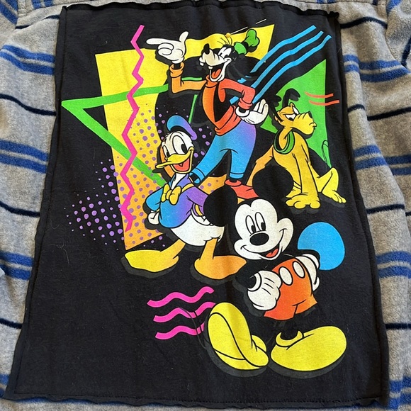 Quiksilver Mickey and Friends Fleece Shirt Kids size Large - Picture 2 of 6